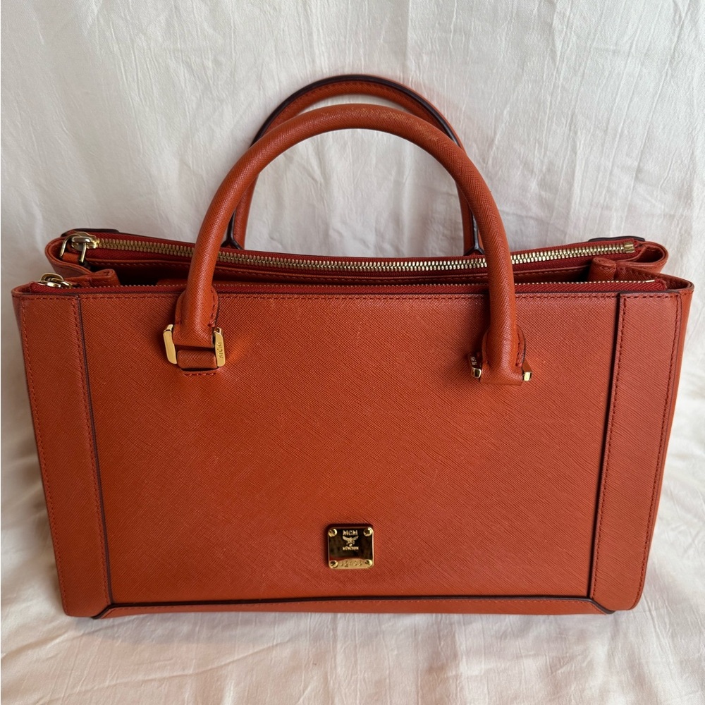 💯Guaranteed Authentic MCM Crossbody and Shoulder Bag Bundle 🥀FIRM PRICE🥀 - Picture 3 of 14